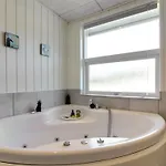 Emilia - 1-8km From The Sea By Interhome *