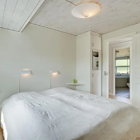 Emilia - 1-8km From The Sea By Interhome
