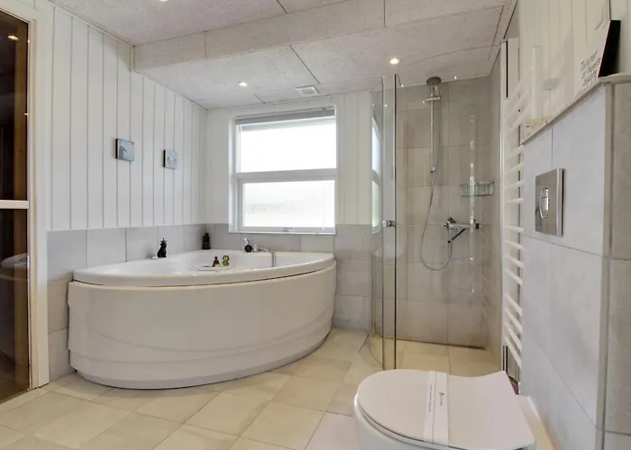 Emilia - 1-8km From The Sea By Interhome