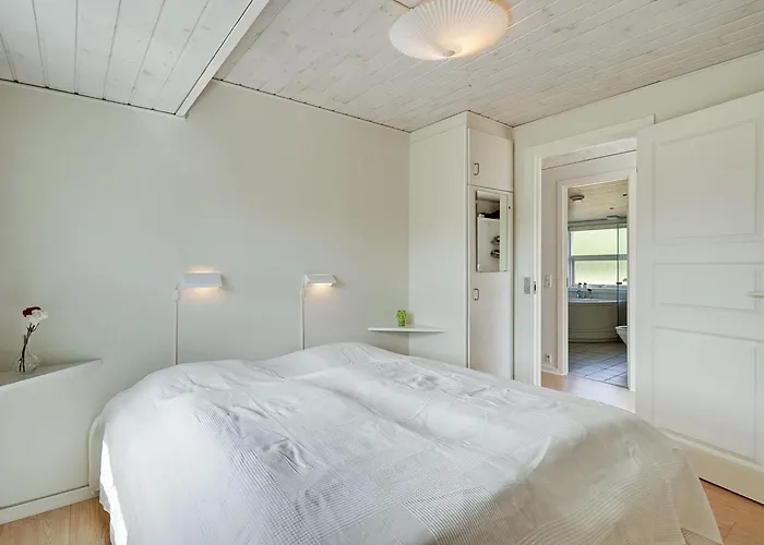 Emilia - 1-8km From The Sea By Interhome