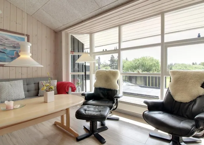 Emilia - 1-8km From The Sea By Interhome Feriehus *